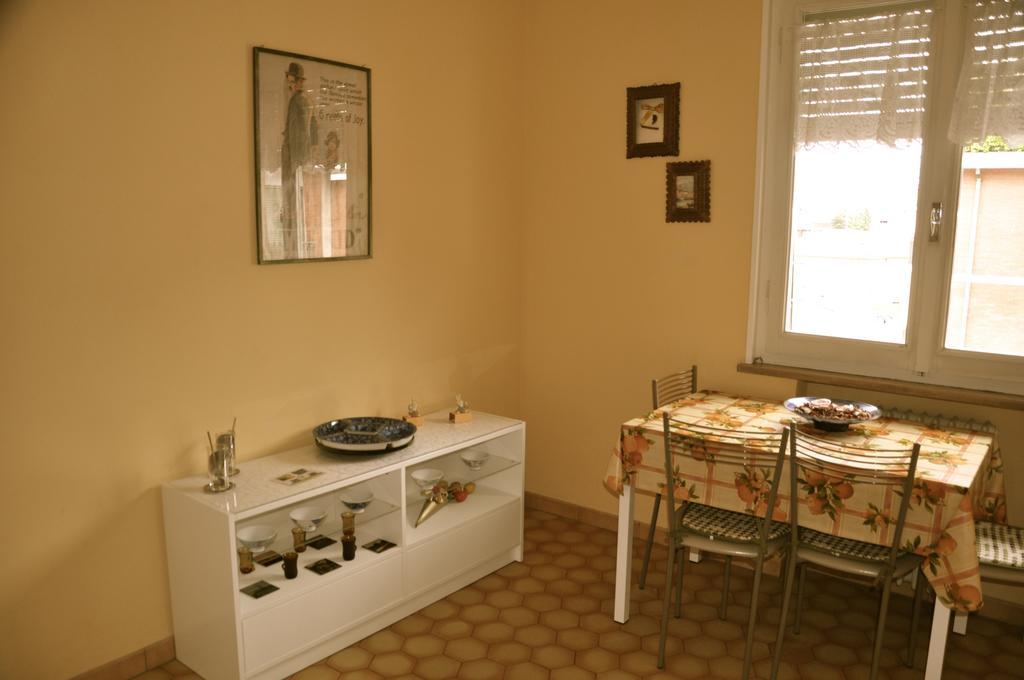 Apartment Montebello Parma Bilik gambar